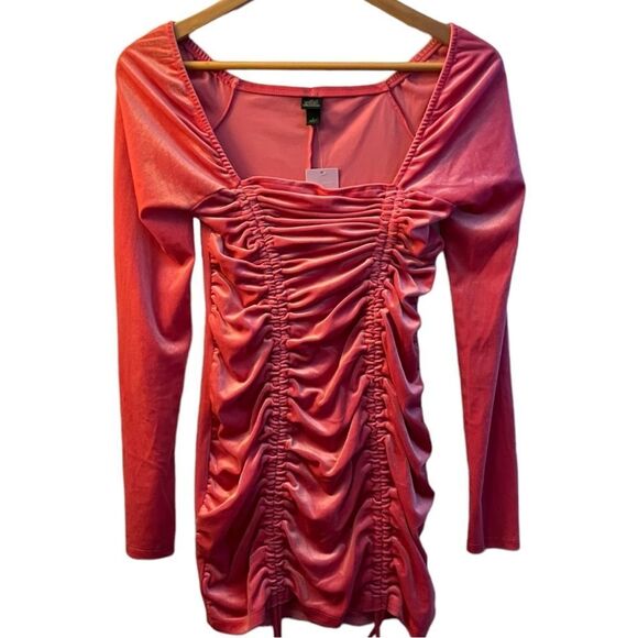 😊 3/$30 Y2K Style Bodycon 2000s Style Size S NWT Wild Fable Pink Velvet Dress - Picture 3 of 13